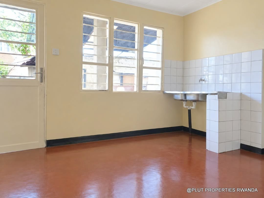 Commercial property for rent in Remera
