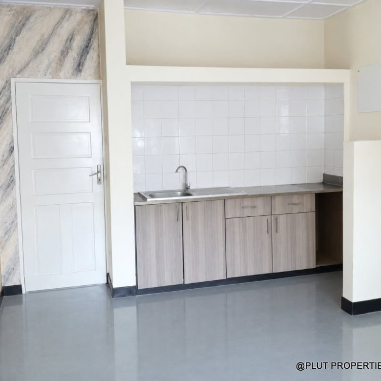 Commercial property for rent in Remera