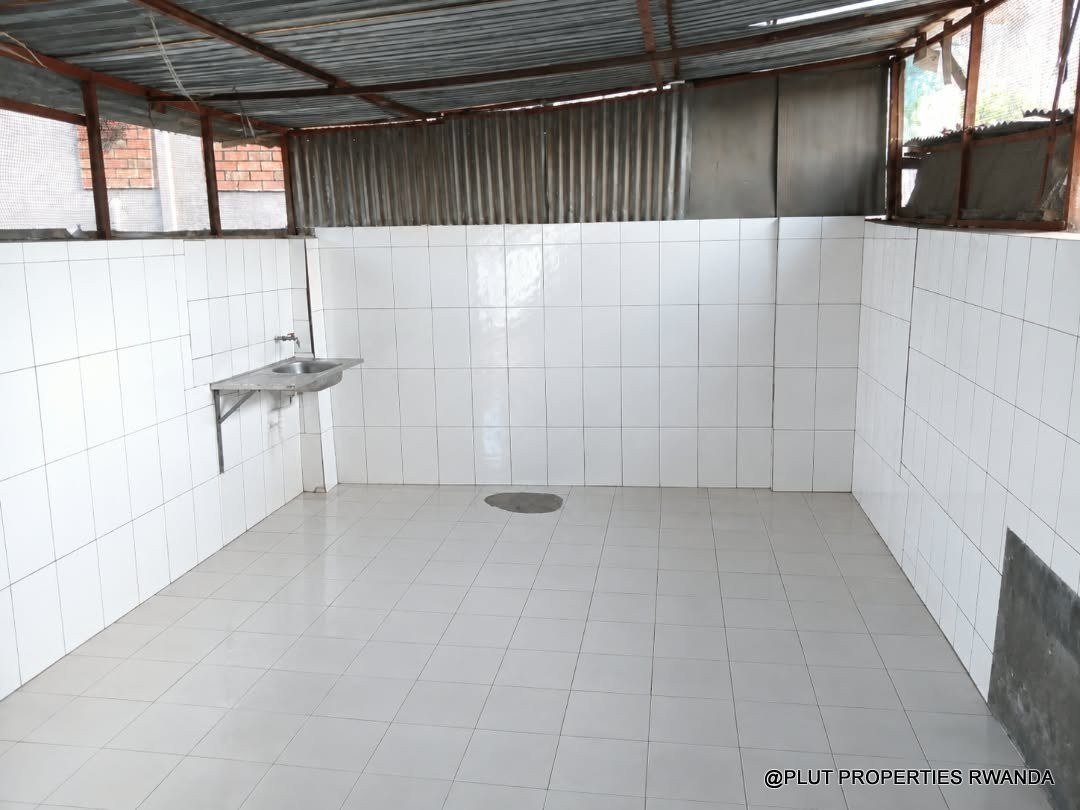 Commercial property for rent in Remera