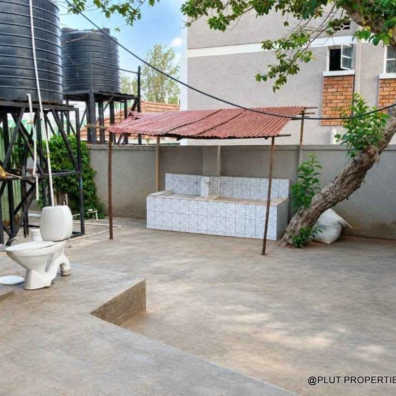 Commercial property for rent in Remera