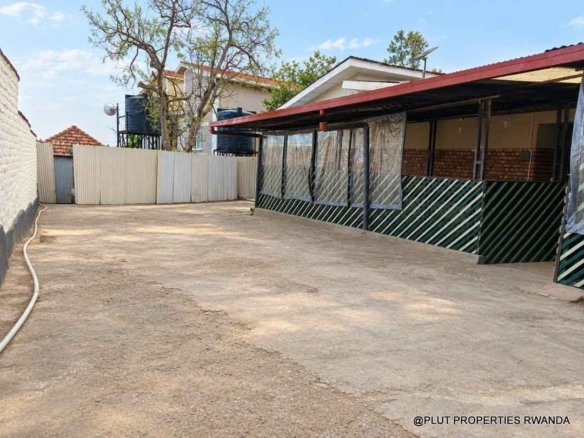 Commercial property for rent in Remera