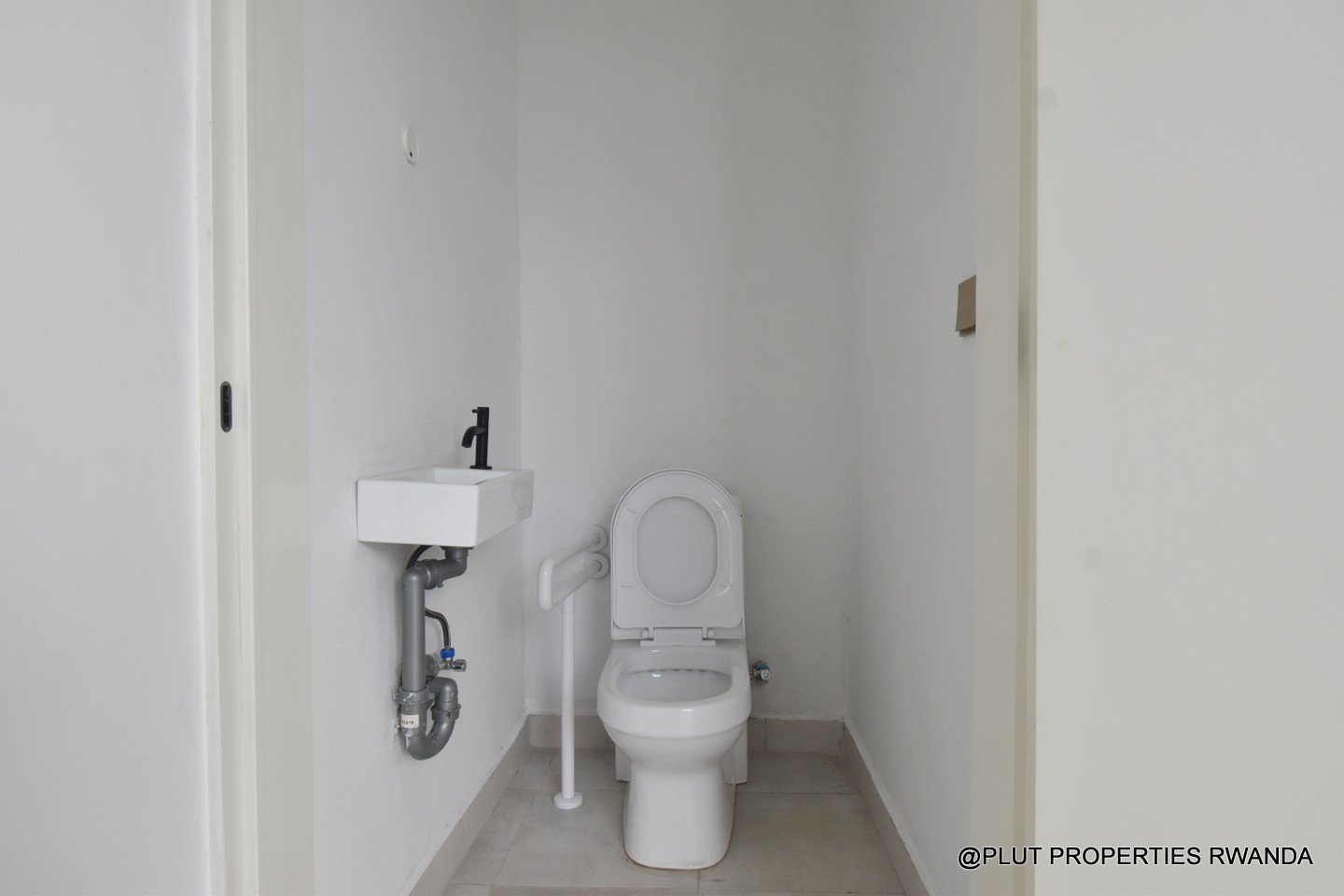 Commercial space for rent in Kiyovu Kigali