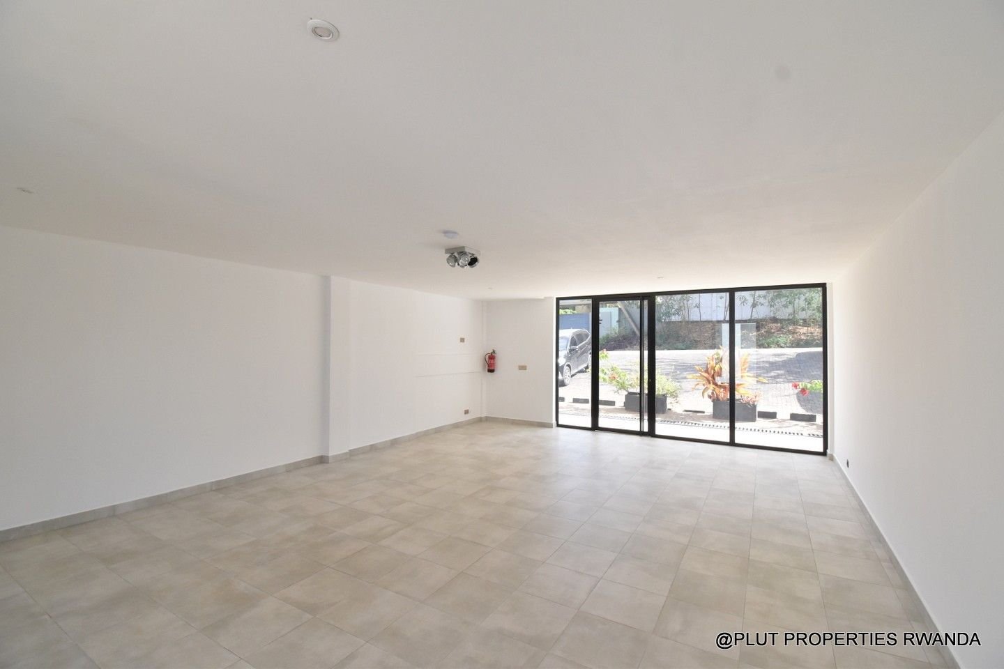 Commercial space for rent in Kiyovu Kigali