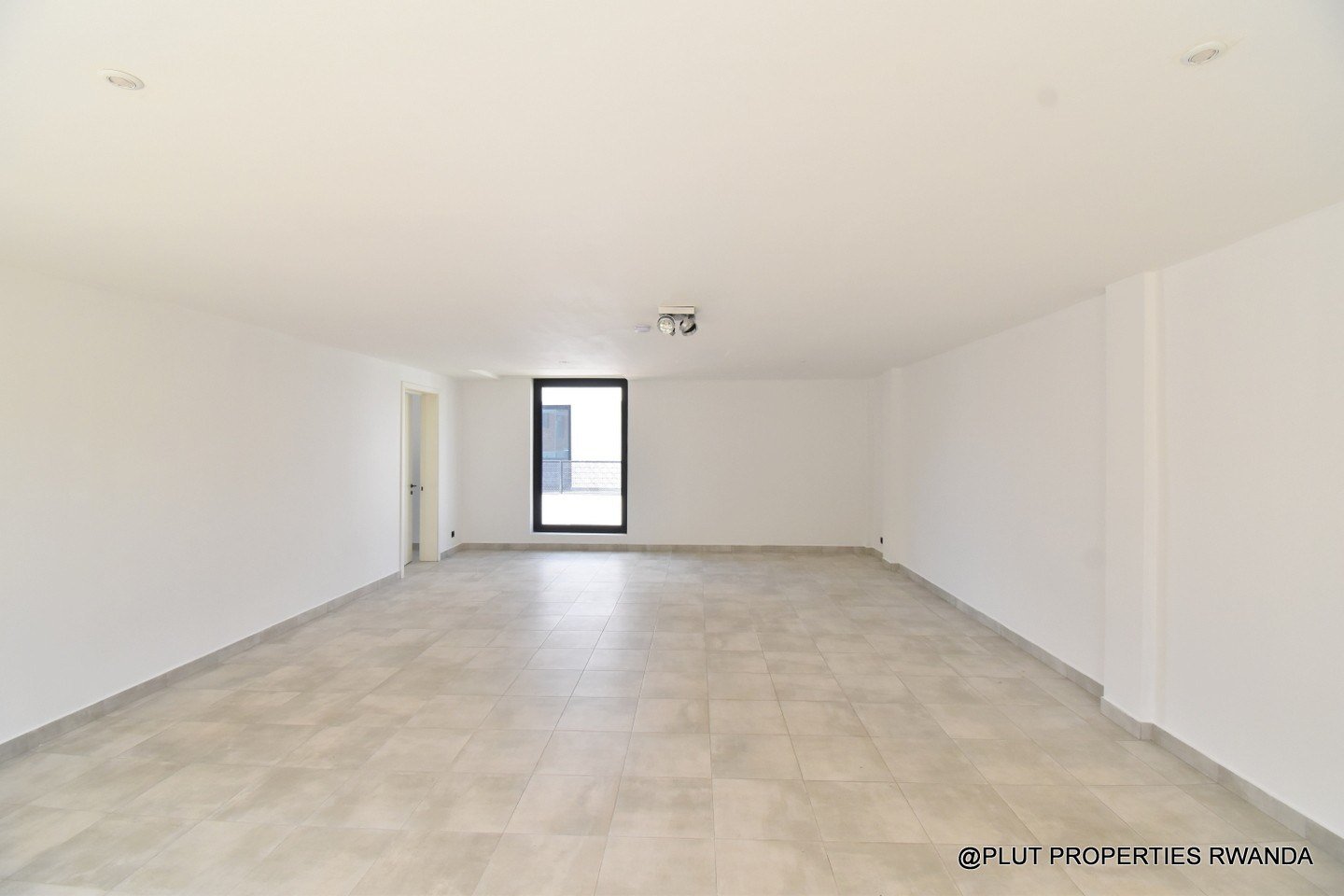Commercial space for rent in Kiyovu Kigali