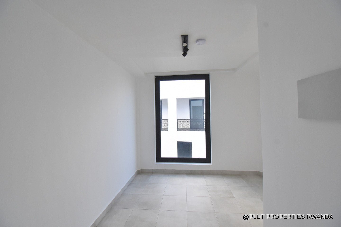 Commercial space for rent in Kiyovu Kigali