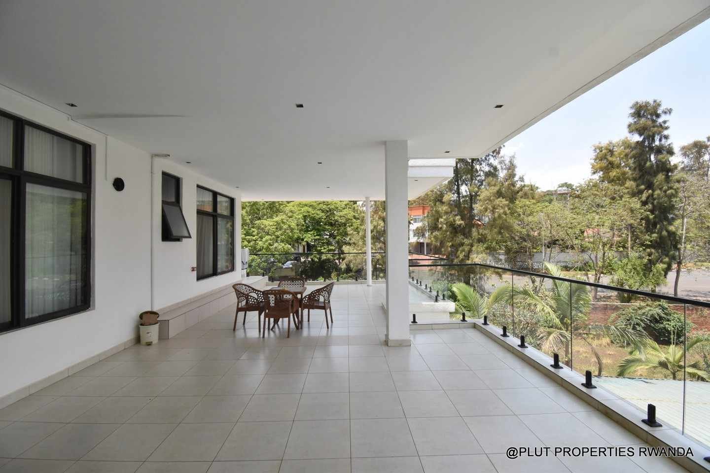 Beautiful fully furnished apartment for rent in Kiyovu