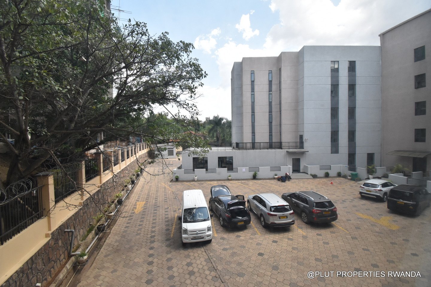 furnished apartment for rent in Nyarutama plut properties (12) Furnished apartment for rent in Nyarutarama