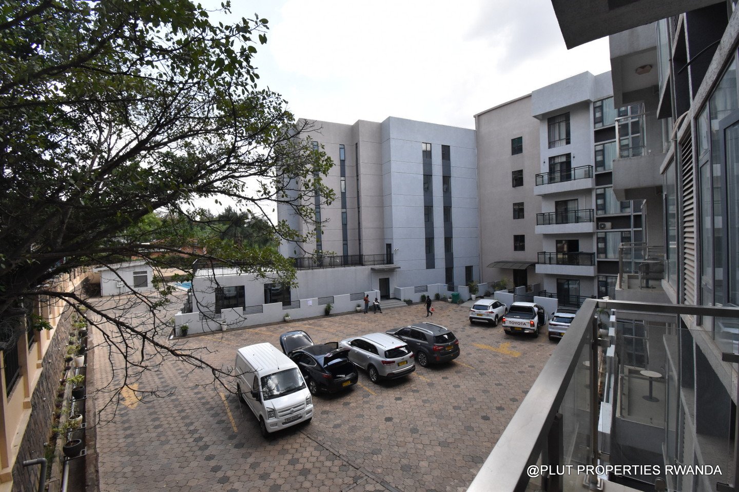 furnished apartment for rent in Nyarutama plut properties (2) Furnished apartment for rent in Nyarutarama