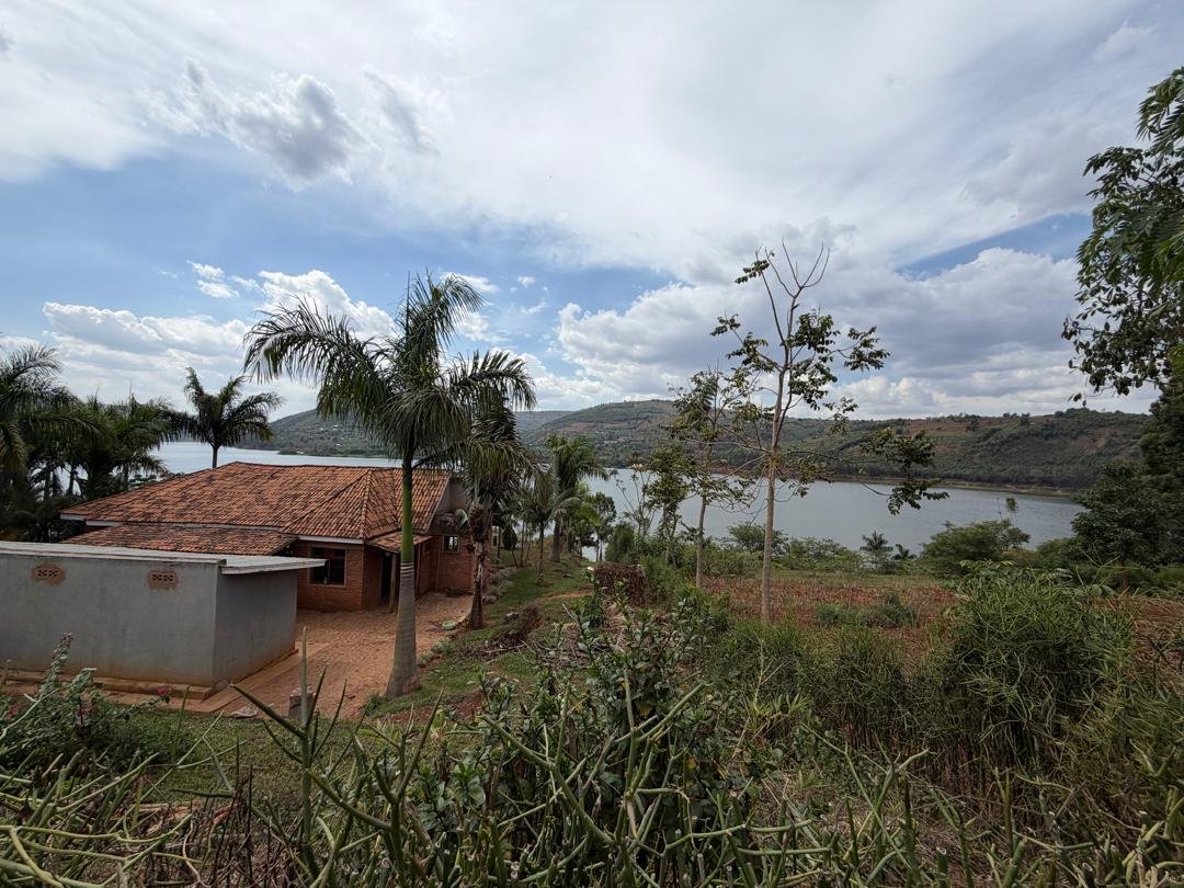 Lakefront Land for Sale on Muhazi Lake