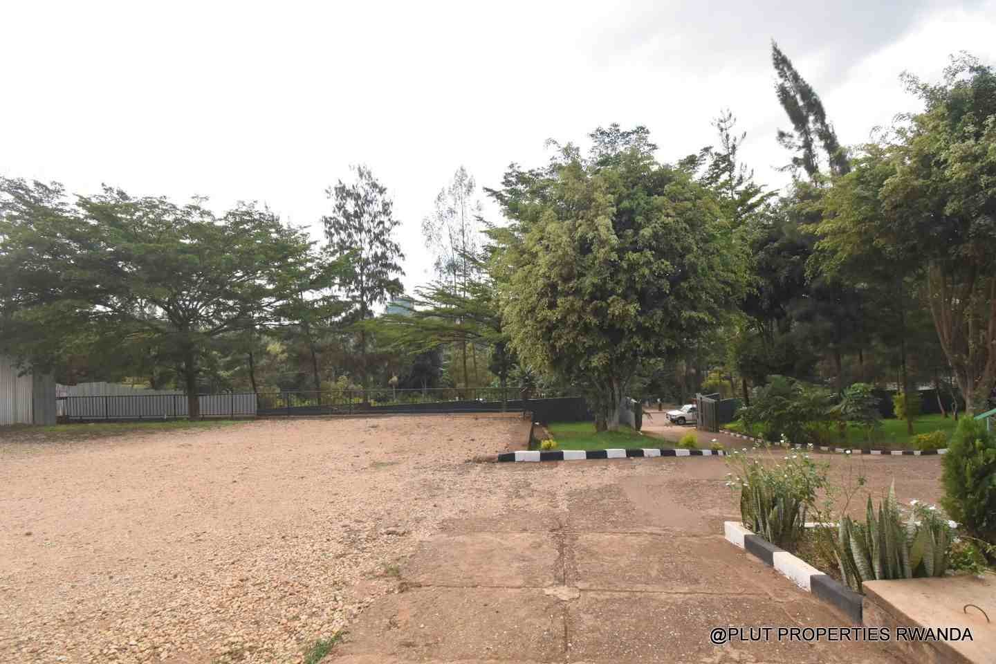 space for rent in Nyarutarama Kigali plut properties 17-100kb Commercial Space for Rent in Nyarutarama