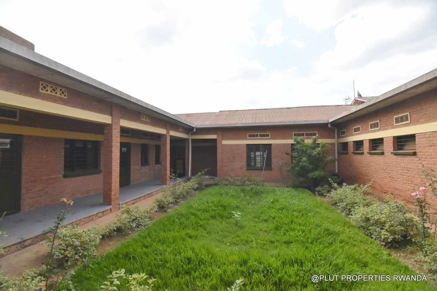 space for rent in Nyarutarama Kigali plut properties 9-100kb Commercial Space for Rent in Nyarutarama
