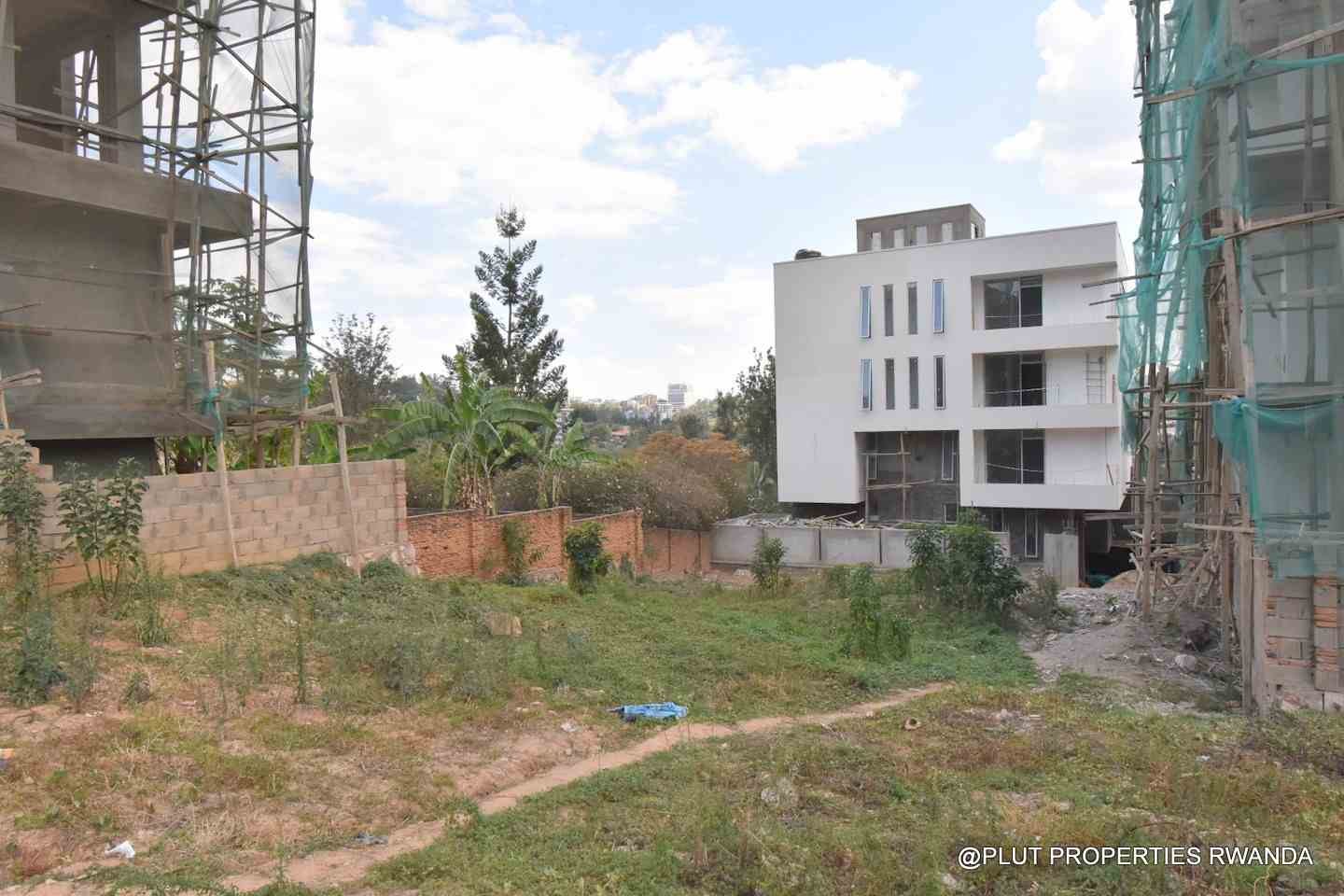 spacious land for sale in Nyarutarama plut properties 11-100kb Spacious land for sale in Nyarutarama Kigali