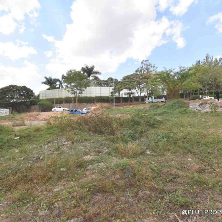 Spacious land for sale in Nyarutarama Kigali