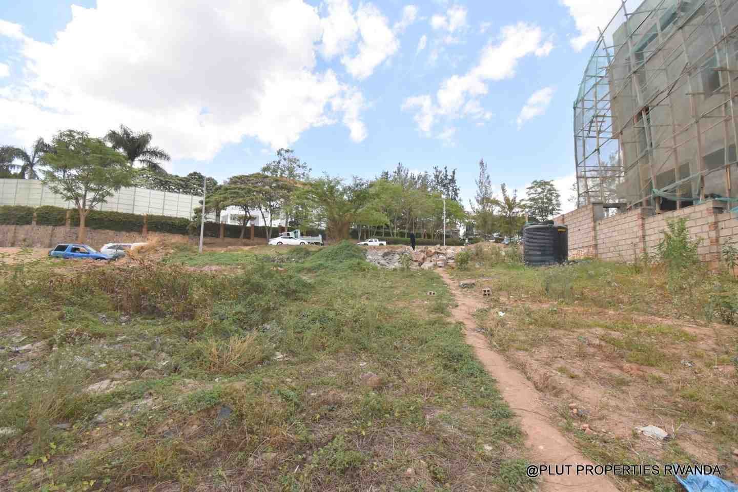 spacious land for sale in Nyarutarama plut properties 9-100kb Spacious land for sale in Nyarutarama Kigali