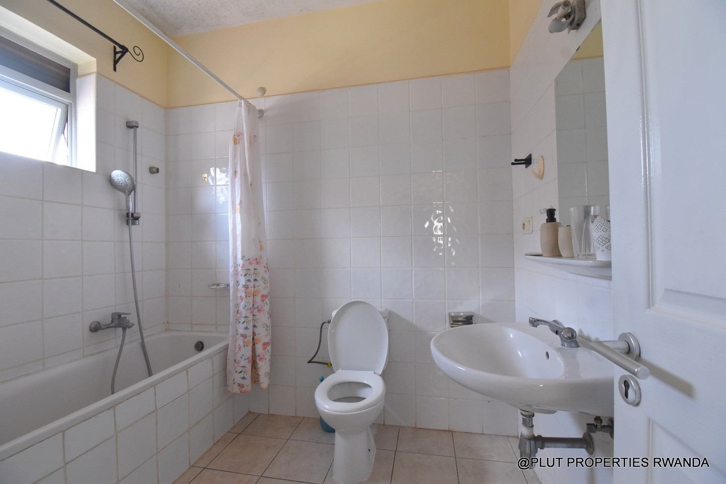 unfurnished house for rent in Kigali Kibagabaga plut properties 16-100kb Unfurnished house for rent in Kigali Kibagabaga