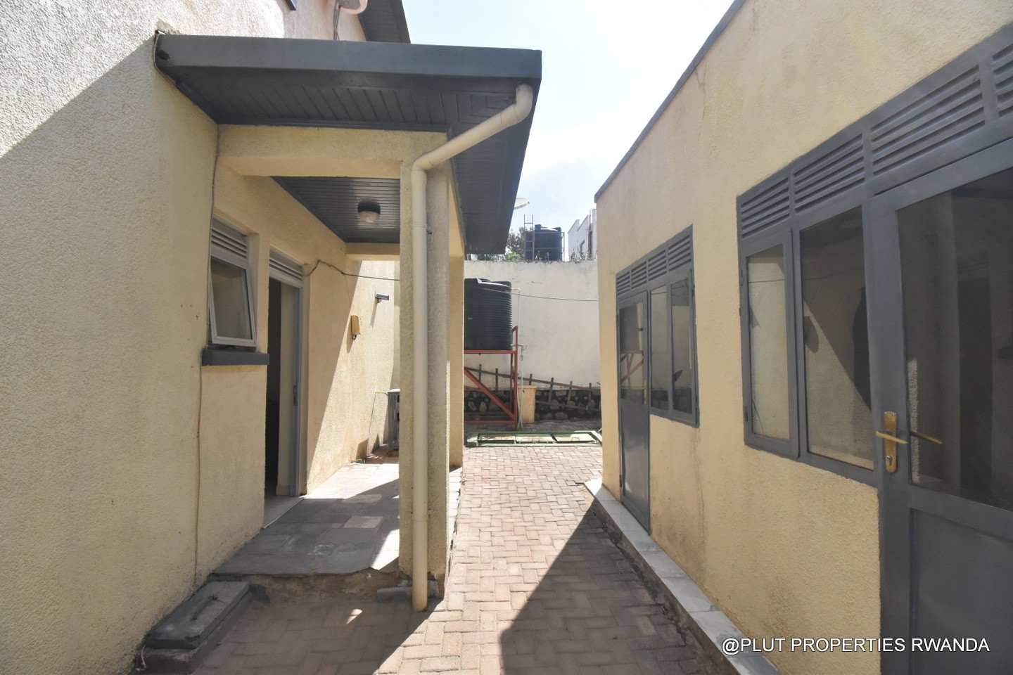 unfurnished house for rent in Kigali Kibagabaga plut properties 2-100kb Unfurnished house for rent in Kigali Kibagabaga